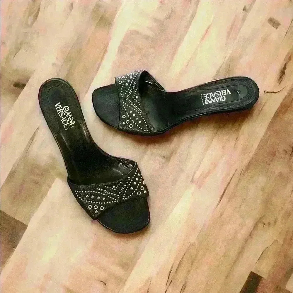 Vintage VERSACE kitten heel slides